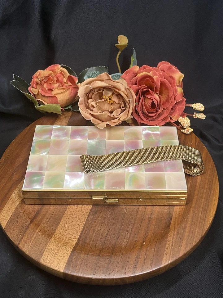 Exquisita muñeca sin asas de tocador madreperla vintage de los años 50 MOP estuche de maquillaje Foto 4 de 4