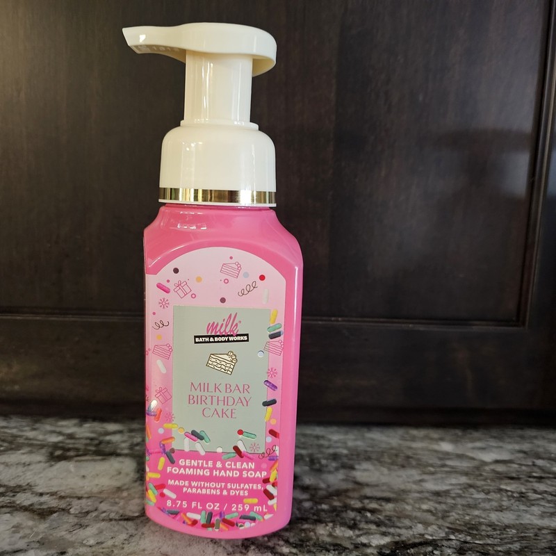 Bath & Body Works Foaming Hand Soap Milk Bar Birthday Cake 8 Oz. Free Shipping!