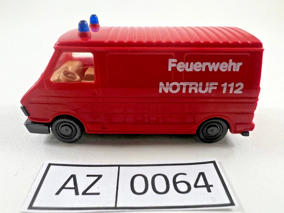 Praliné FIAT 242 "Fire Department" "Oldtimer"  H0 1:87 "SKU AZ0064" - Ref.  F006 - Photo 4/4