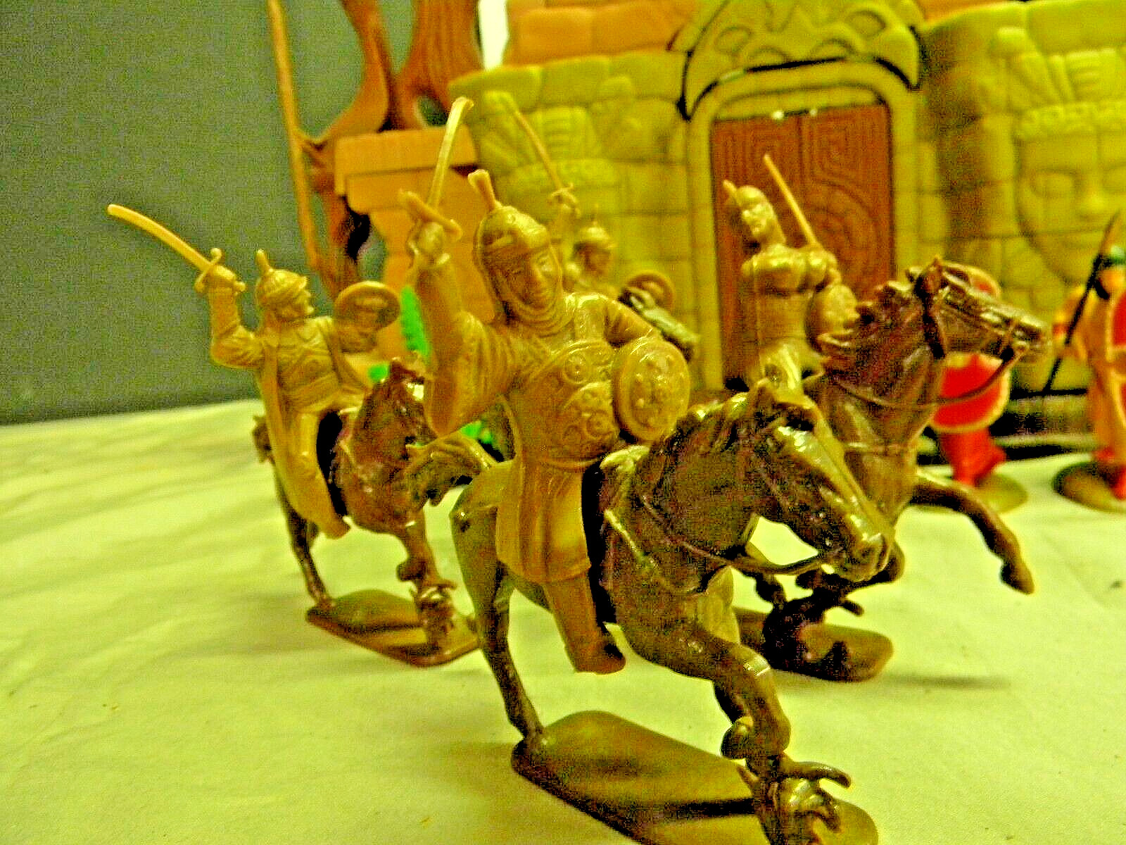 8 Figures 4 Persians pro painted 60mm 4 Reamsa Turks ( July Listing)