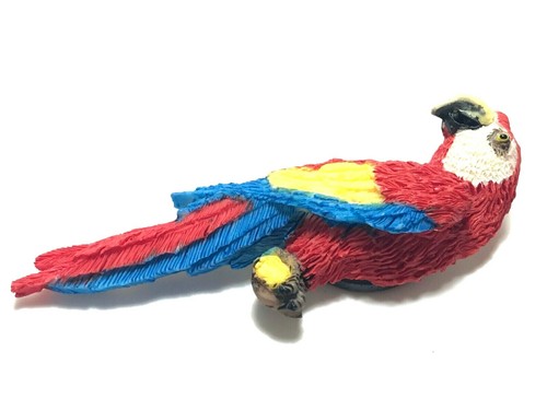 3D Resin Colourful Hand Painted Parrot Macaw Bird Fridge Magnet - Blue or Red - Picture 3 of 5