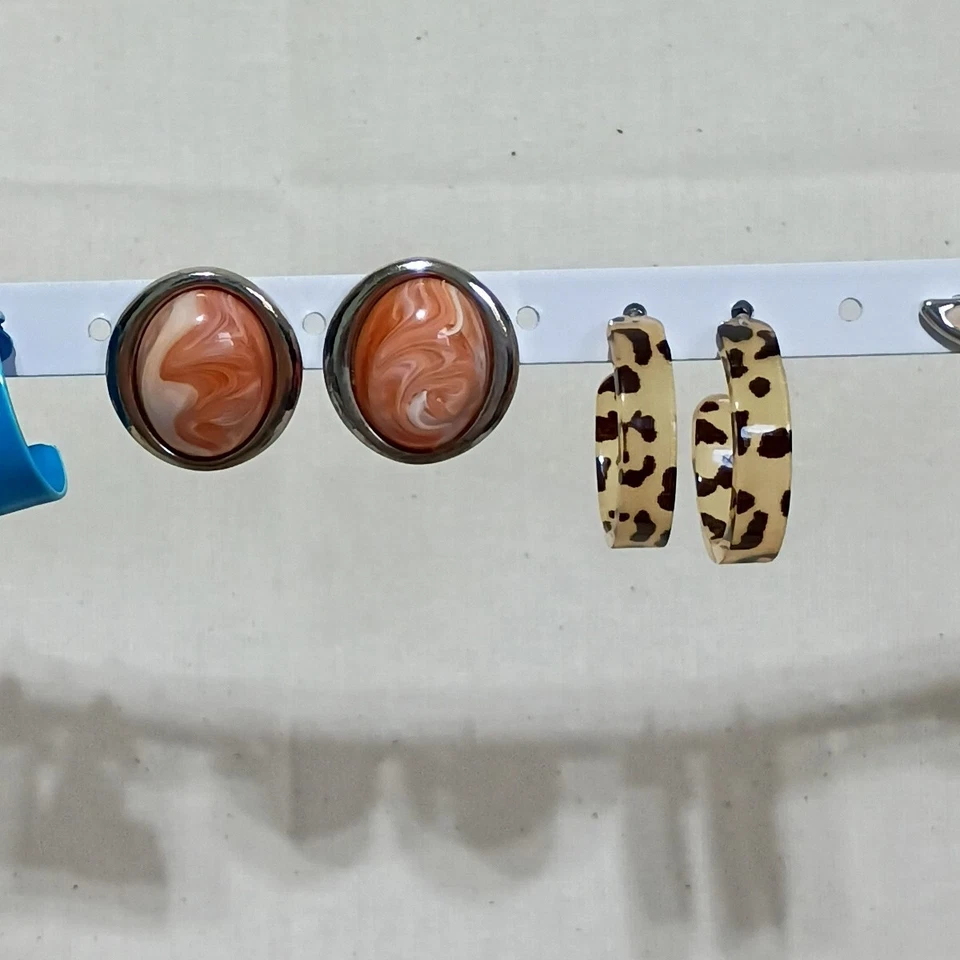 Серьги лот из 16 проколотые наборы - смешанные медиа и стили и цвета винтажный и современный - Изображение 3 из 4