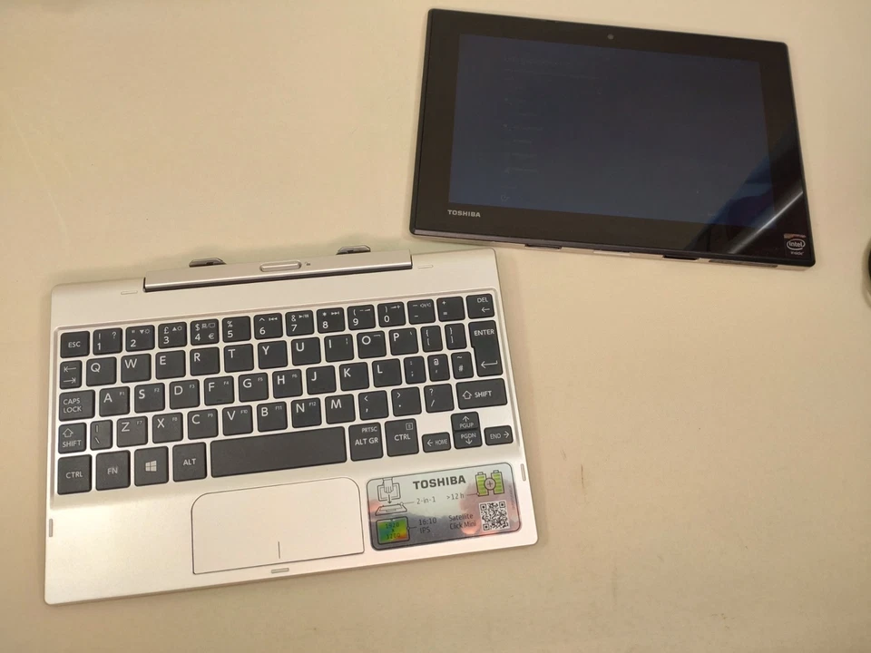 Toshiba Satellite Click mini L9W-B 2 In 1 Laptop / Tablet Touch Screen - Image 4 of 4