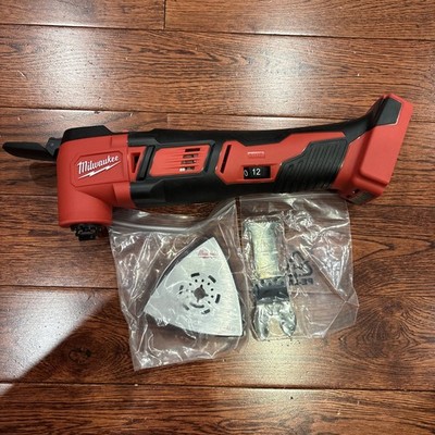 Milwaukee 2626-20 M18 18V Lithium-Ion Cordless Oscillating Tool with Accessory