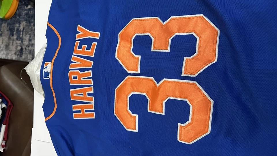 Camiseta Majestuosa Auténtica Matt Harvey On Field New York Mets Talla-50 Con Parche Foto 4 de 4
