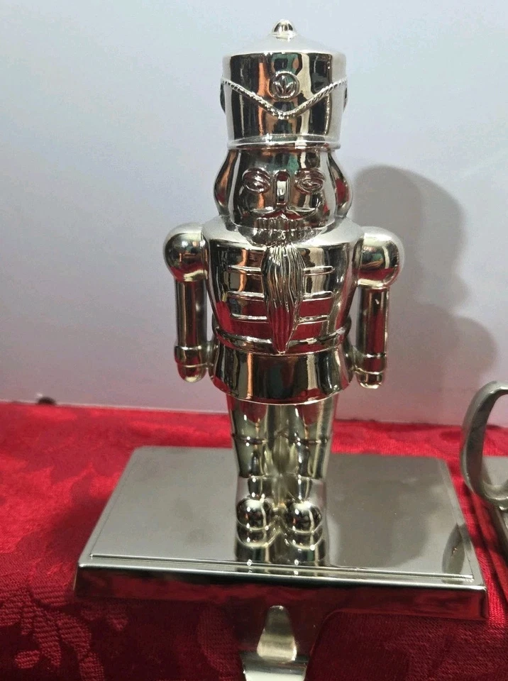 3 Medias de Navidad Tono Plateado De Colección Muñeco de Nieve, Cascanueces, Feliz Navidad  Foto 2 de 4