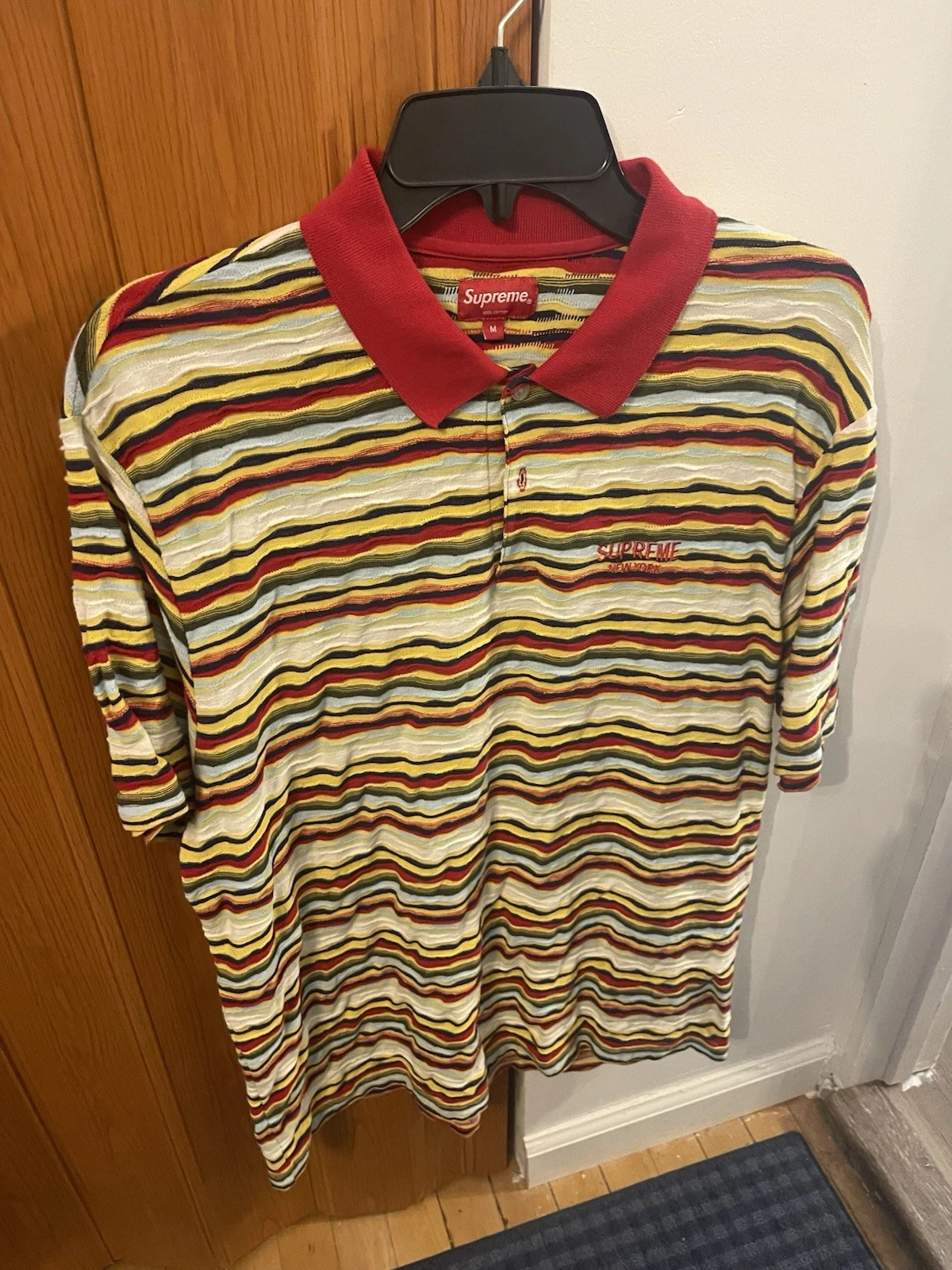 Polo homme Supreme   TAILLE M (NEUF)