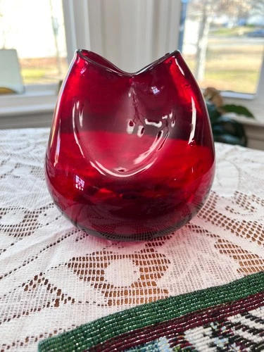 VINTAGE RED - BLENKO GLASS VASE - FAMILY OWNED - Pinched Ivy Vase-Lovely