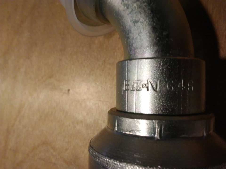 EATON Weatherhead Coll-O-Crimp 43016U-G46 45 Degree Split Flange Tube Elbow Fitt - Image 3 of 4