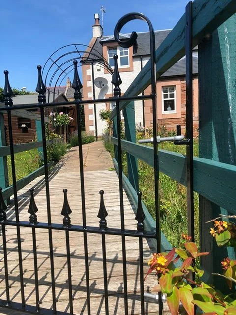 Wrought Iron Single Gate, fabricated gate, ornate gate, garden gate top quality - Image 4 of 4