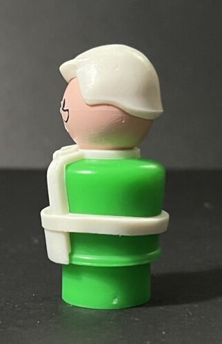 Vintage Fisher Price Little Mrs. Hooper Sesame Street Green White Hair & Apron - Picture 2 of 5