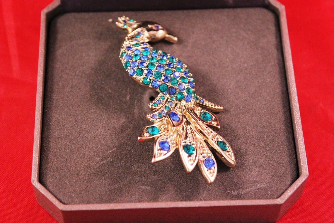 Beautiful 3" Brass Peacock w/Faux Jewels Brooch Pin Dillards in Gift Box eBay