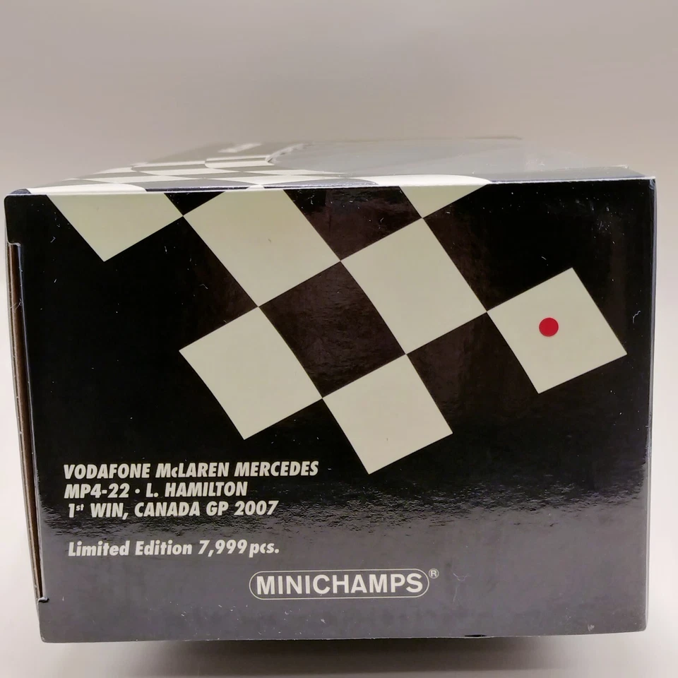 Minichamps 1/18 Vodafone McLaren Mercedes MP4-22 Lewis Hamilton 530071822 - Image 2 of 4