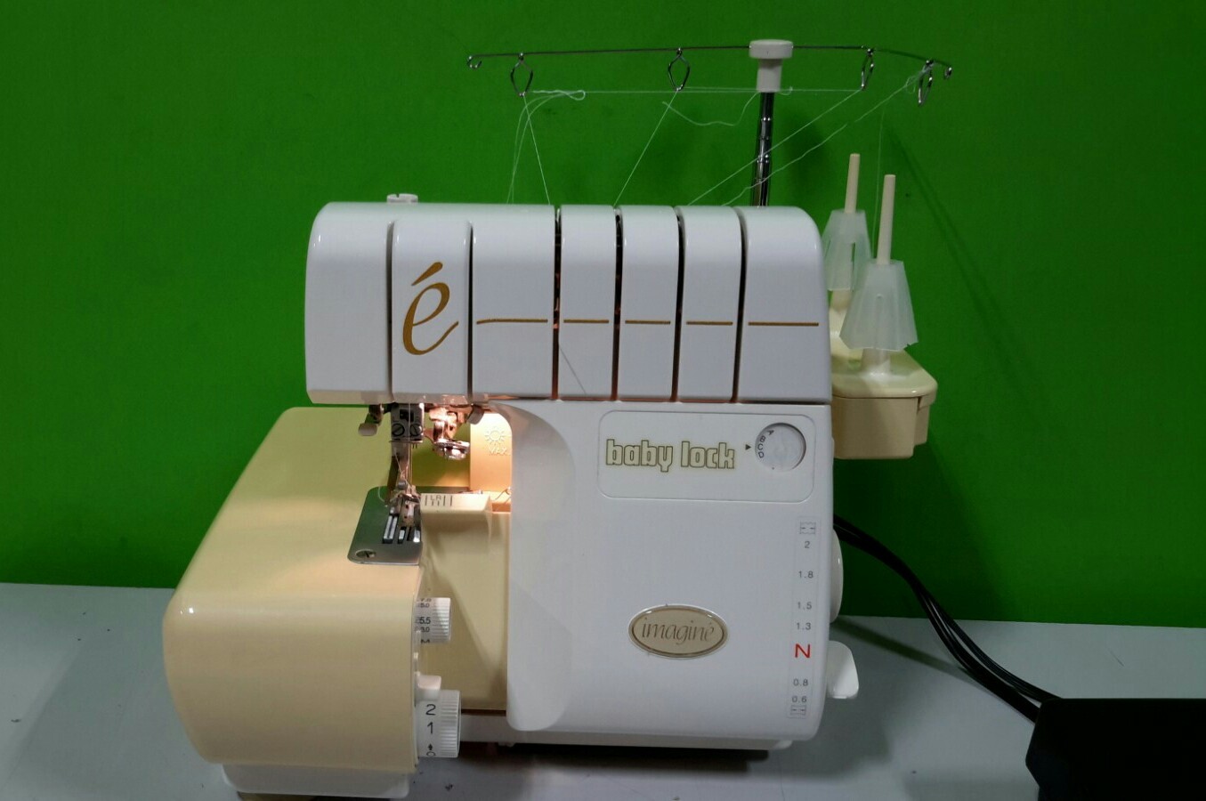 Baby Lock Imagine BLE1AT Serger Machine eBay