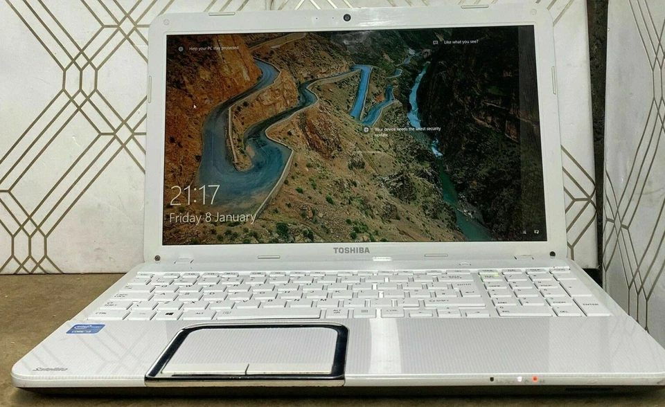 Toshiba Satellite L850 15.6" Laptop Core i3 2.1GHz 16GB RAM 500GB SSD WIN 10 - Image 3 of 4