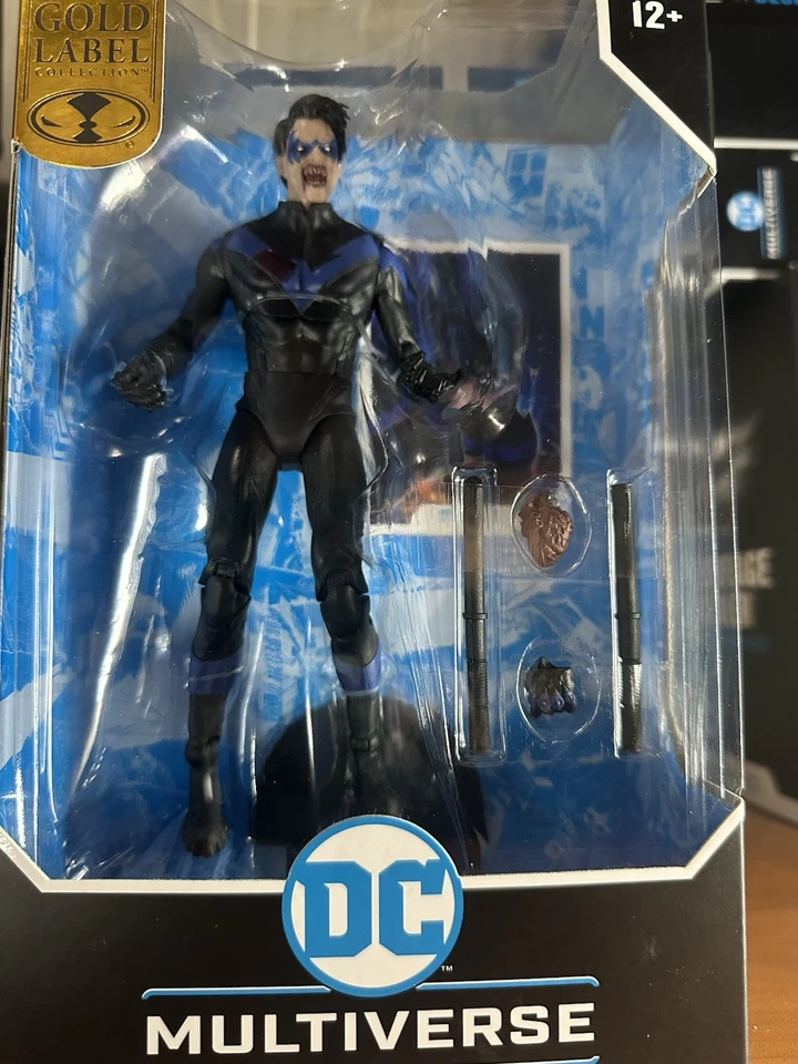 Etiqueta dourada McFarlane Toys DC Multiverse - Imagem 3 de 4