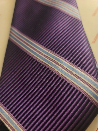 Corbata de seda hecha a mano en púrpura y plata de Daniel Cremieux - Imagen 5 de 5
