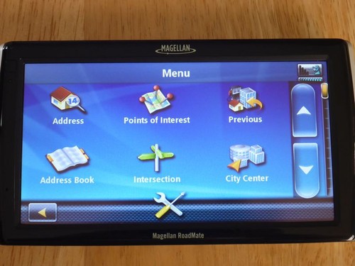 Magellan Roadmate 1700 - Used - Bundle with Windshield Mount & Cover & USB Cable - Picture 6 of 18