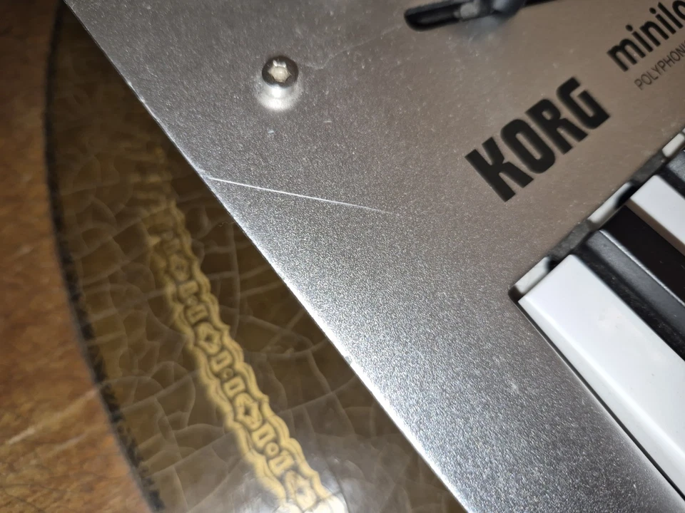 Minilogo KORG (muy buen estado) Foto 3 de 4