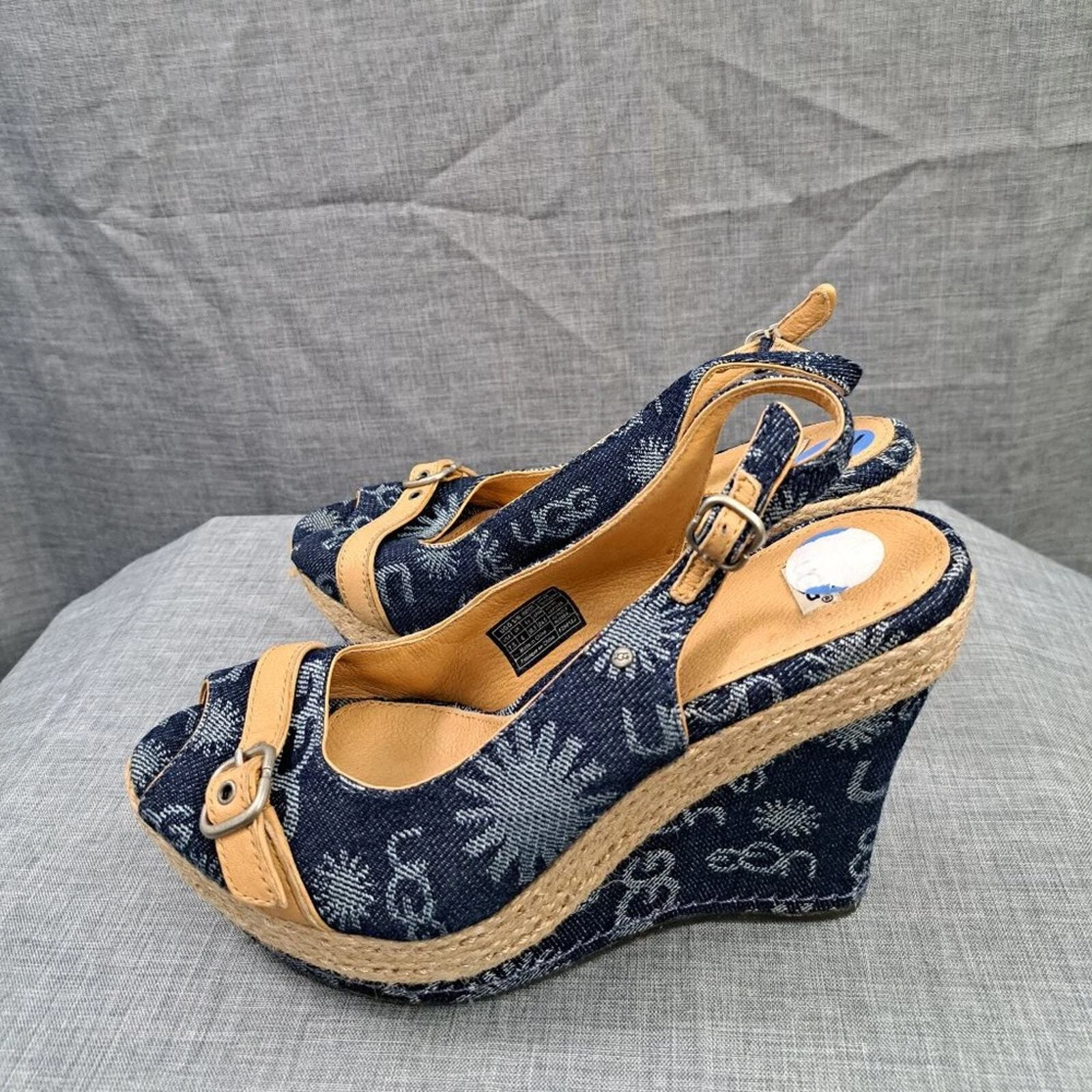 Sandalo da donna UGG NOELLA blu zeppa denim taglia 7 5 indossato 1 volta