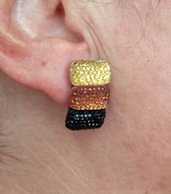 PENDIENTES NEGROS  Y TONOS AMBAR EFECTO BRILLANTE ACRILICOS 