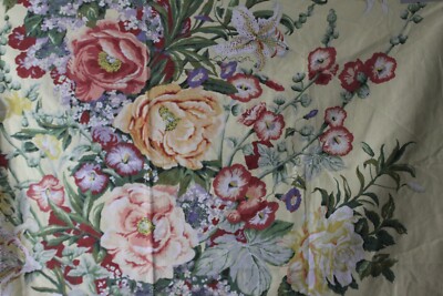 Bassett McNab Co, Summer House, Floral, Vintage, 58'' W X 36'' L, Clr Yellow Multi