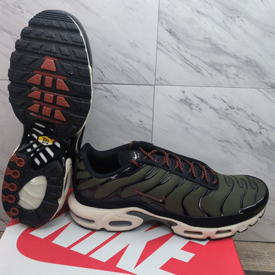 Nike Air Max Plus Men's Size 13 Cargo Khaki Phantom Sneakers FB9722-300