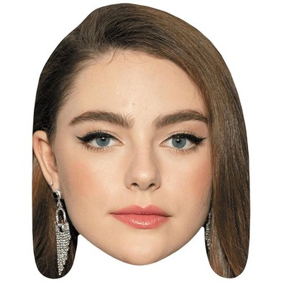 Danielle Rose Russell (Earrings) Maske aus Karton