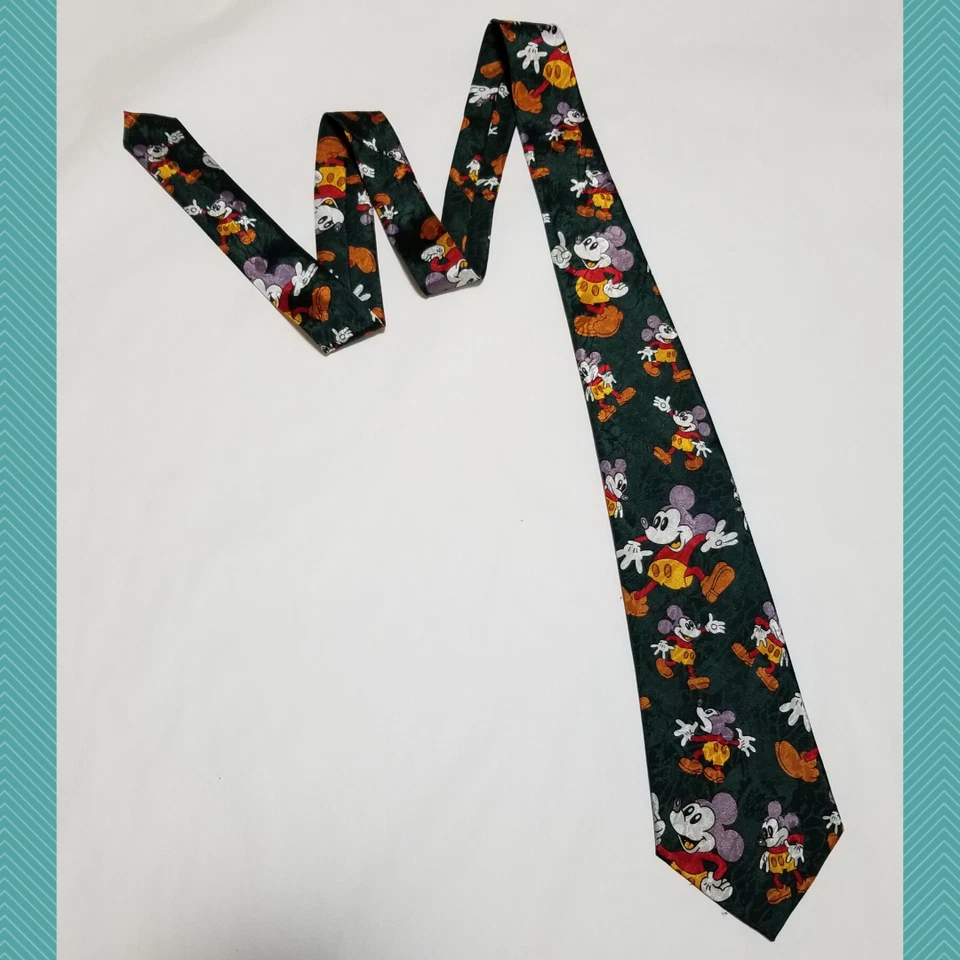 Corbatas de seda en relieve con estampado de Simon Mickey Mouse: Lote de 2 verdes y beige | 55" de largo Foto 2 de 4