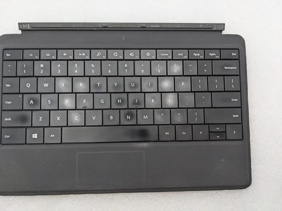 Teclado Microsoft Surface Tipo Cubierta Modelo 1561 Negro - Envío Gratis Foto 4 de 4