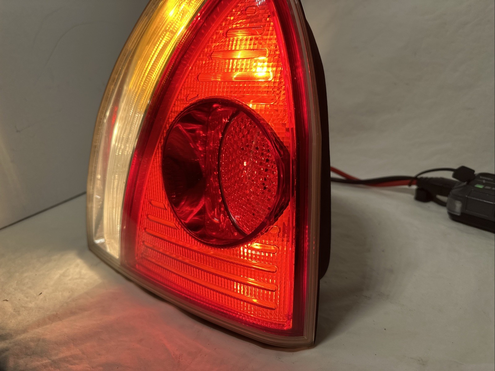 03-08 Maserati Quattroporte M139 Right Passenger Side Tail Light Lamp 191102 OEM
