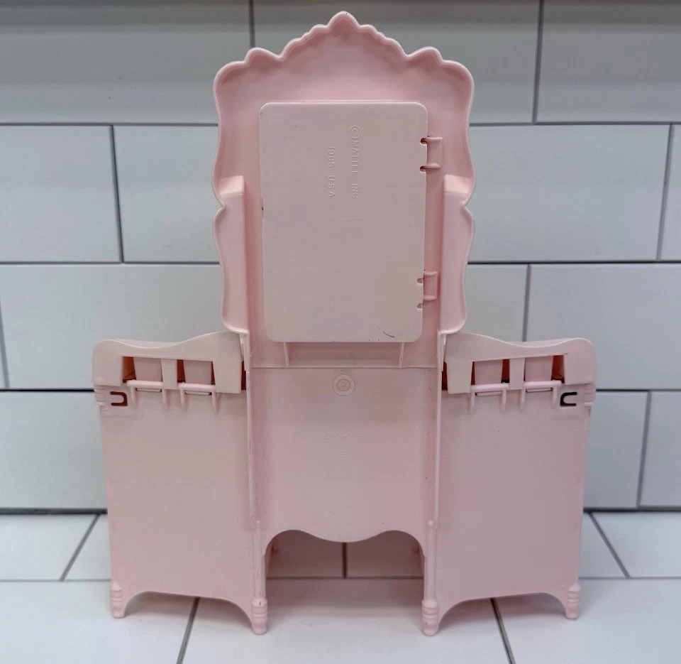 Lote de 21 bonecas Barbie com acessórios e móveis - Imagem 4 de 4