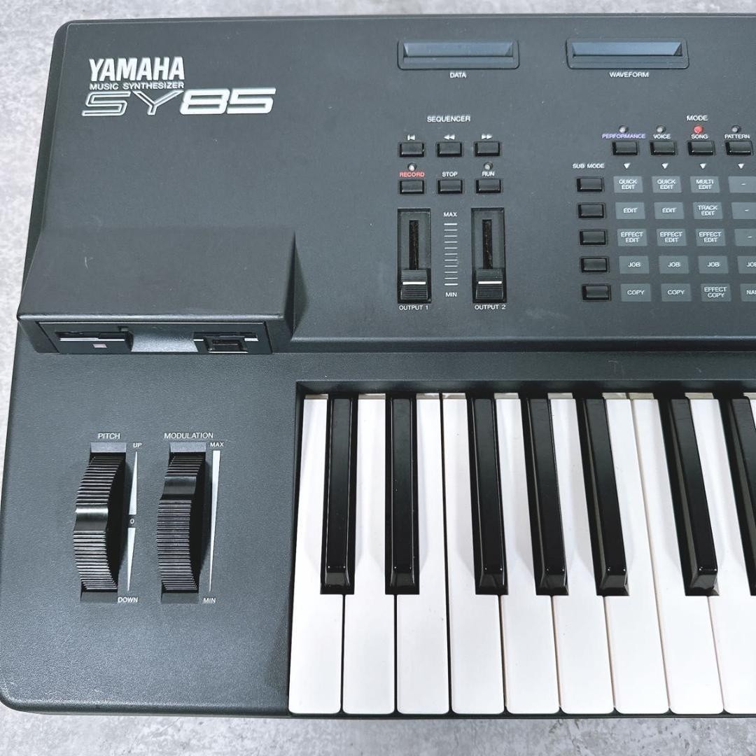 Yamaha SY85 Music Synthesizer Keyboard With SKB Case for sale
