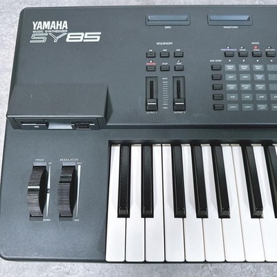 Yamaha SY85 Music Synthesizer Keyboard With SKB Case for sale