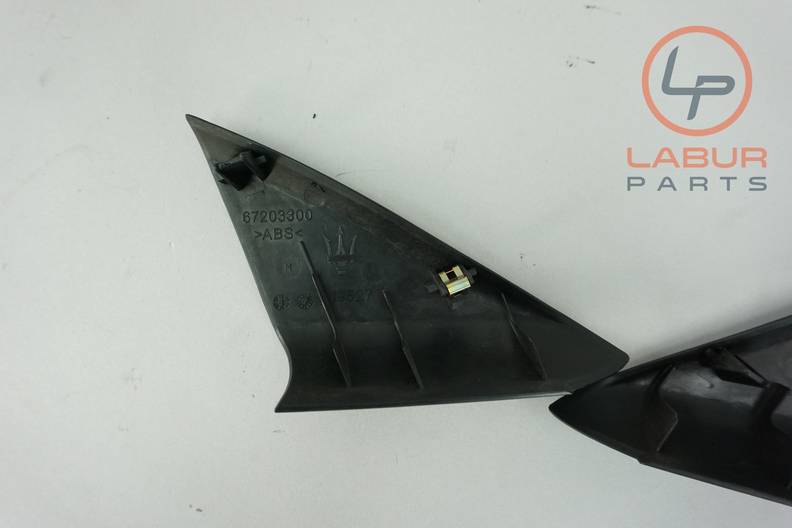 M139 03-13 Maserati Quattroporte Front Left & Right Side Door Panel Corner B1156