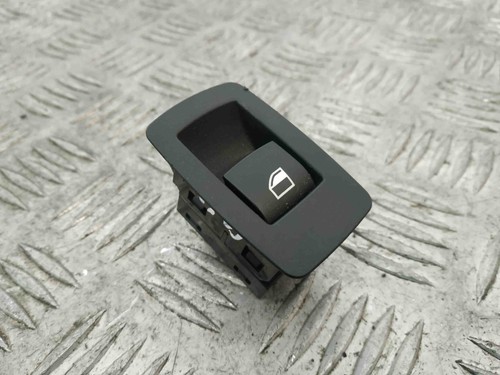 BMW 3 F30, F80 Schalter für Fensterheber hinten links 9208106 2.00 17930714
