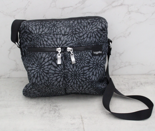 Baggallini Umhängetasche schwarz Blumen Nylon RFID
