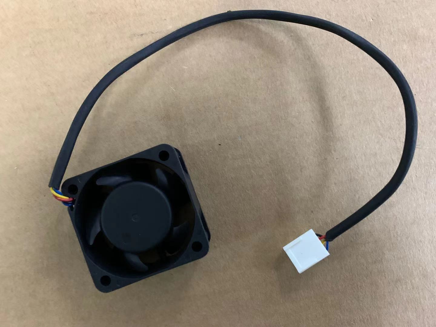 AVC DS04020R12MP 4020 40mm 4cm DC 12V 0.15A 4 -pin PWM computer cpu cooling fans