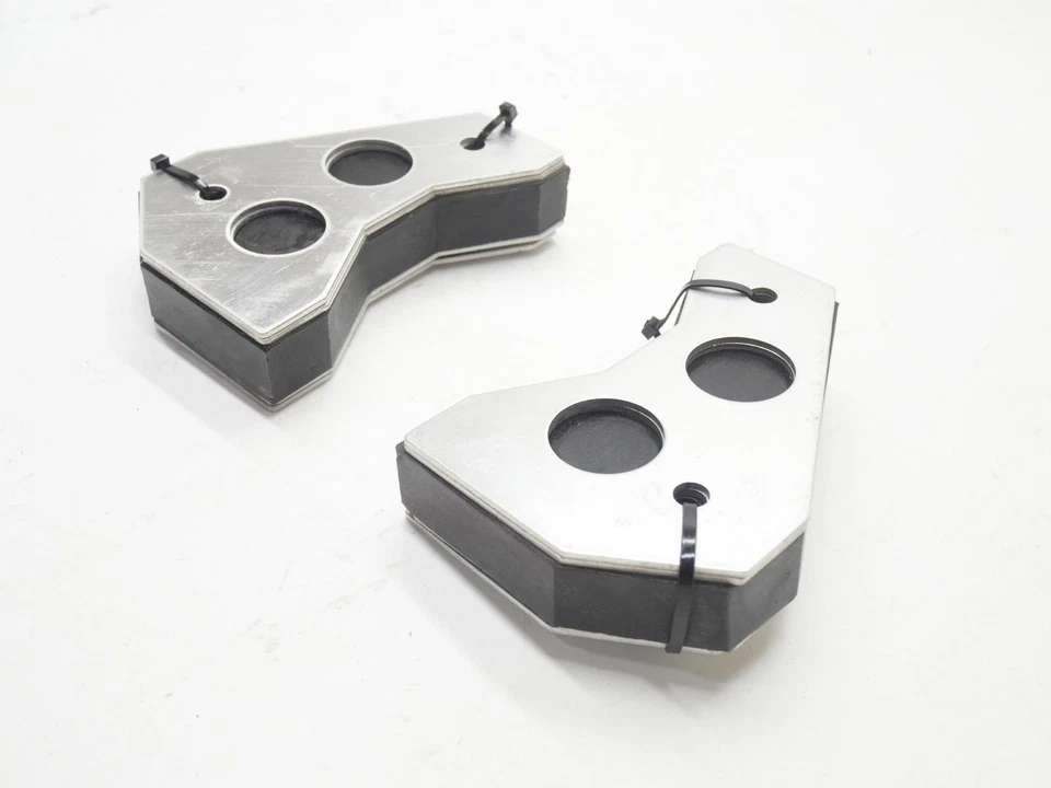 Juego de placas de goma de montaje de cuña almohadilla espaciadora de parachoques delantero Ferrari 360 Spider 2001 OEM Foto 2 de 4