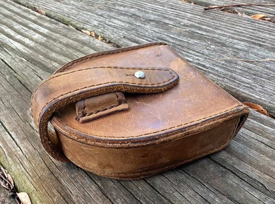 Saddleback Leather Clasp Coin Change Holder Pouch Purse Tobacco Brown