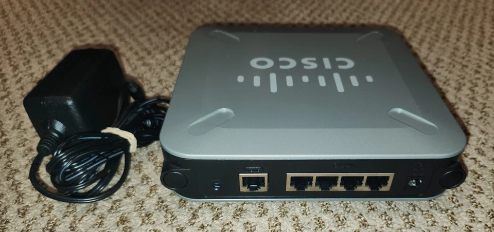 Cisco  HOME OR BUSINESS   ( RVS4000 V2)  4-Port Gigabit Security Router - Image 2 of 3