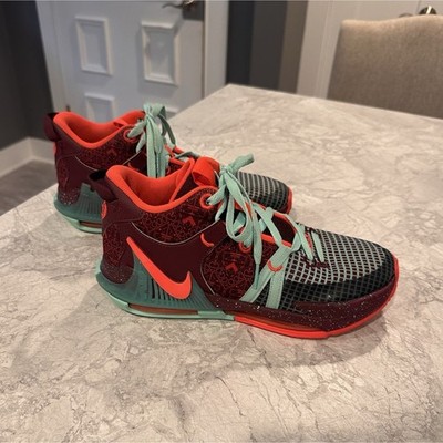 Nike LeBron 19  Lion King  Men s Basketball Sneakers 