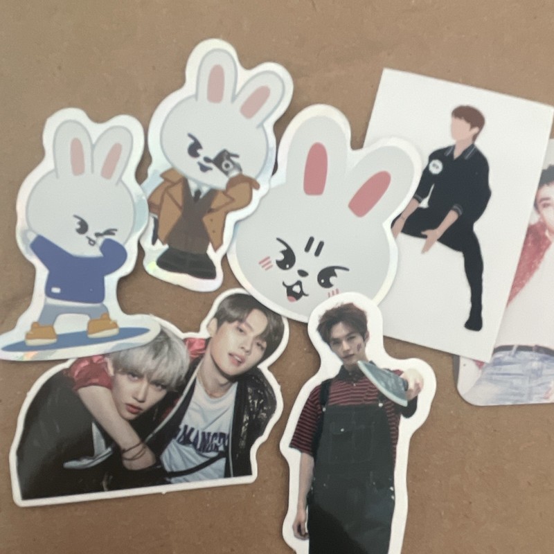 Pink Pom Pom Beaded Lee Know Key Chain, Stray Kidz Photo Cards, Lee Know Sticker