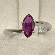 ANELLO SOLITARIO ORO BIANCO 18 kt. E RUBINO NATURALE TAGLIO MARQUISE e GARANZIA