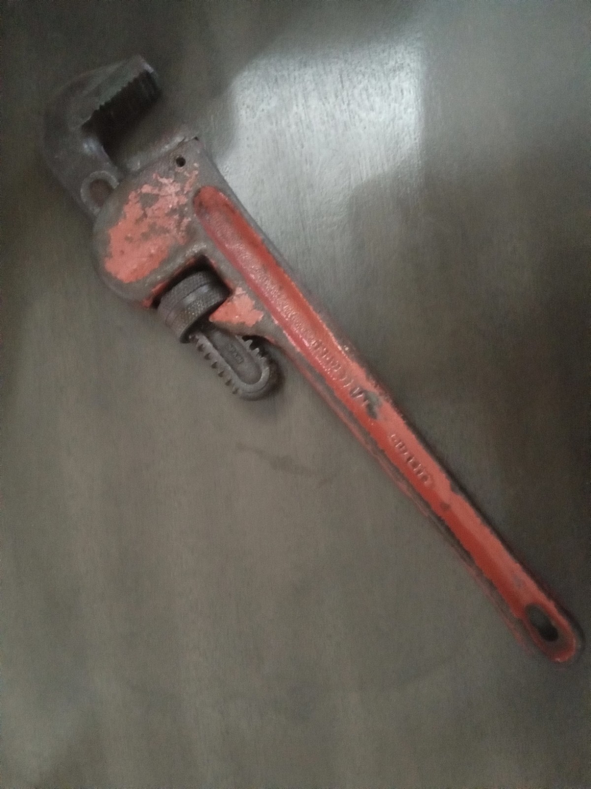 VINTAGE 14" IRON PIPE WRENCH PRE-OWNED