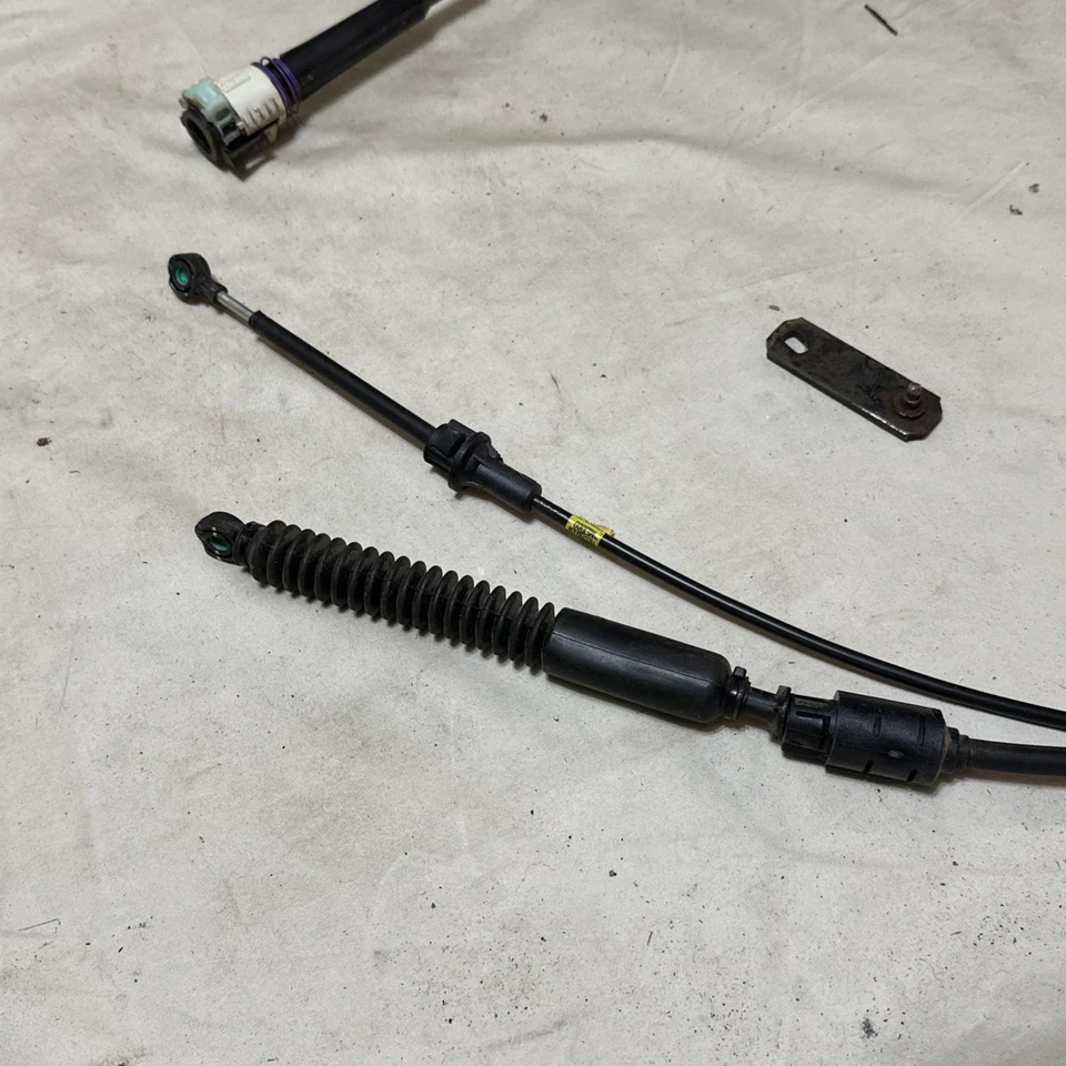 New OEM GM 12477640 AUTO TRANSMISSION RANGE SELECT SHIFTER CABLES Silverado - Image 4 of 4