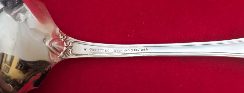 Cuenco liso Beekman by Tiffany & Co. de plata de ley de 9-1/4"" para galletas Foto 4 de 4