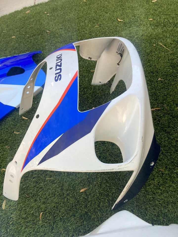 JUEGO DE CARENADO COMPLETO ORIGINAL ORIGINAL SUZUKI GSXR 600/750 SRAD 1996-2000/1999 Foto 3 de 4