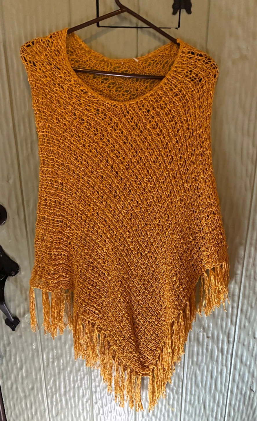 Used Womens Open Weave Golden Yellow Marigold Poncho w Fringe Rayon M