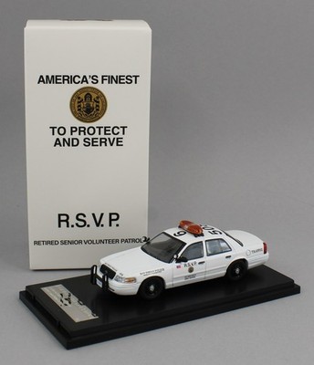 1:64 *ROLLIN DIECAST* San Diego R.S.V.P FORD CROWN VICTORIA Police